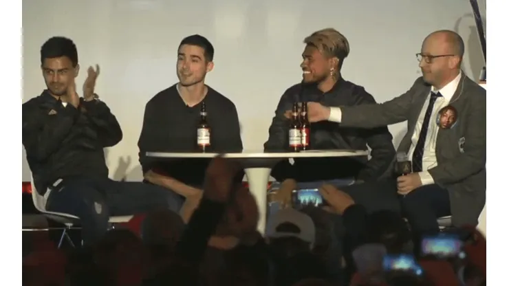 No podemos más: la frase que le gritaron al Pity Martínez en pleno evento