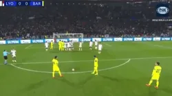 Así difícil, Lio: Messi tuvo un tiro libre ideal pero le pegó muy mal