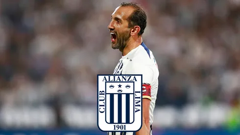 Hernán Barcos festejando un gol con Alianza Lima de Perú.