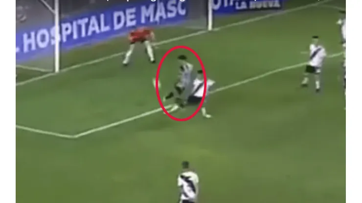 Fontana la desvió justo en offside y Banfield le gana a River