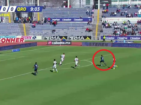 De afuera del área, Ayron Del Valle puso la pelota contra un palo para el primero del Querétaro