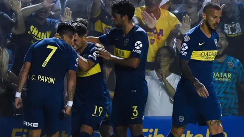 Todo Boca festeja el segundo tanto.