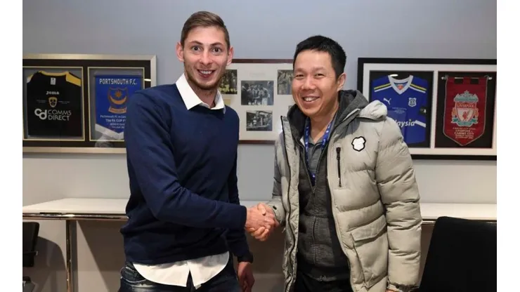Sala firmó su contrato con el Cardiff, pero no llegó a jugar ningún partido.