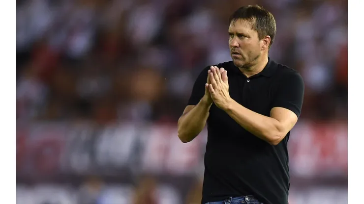Racing ya le empezó a rezar a Boca y San Alfaro