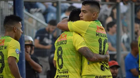 FESTEJA EL HALCÓN. Defensa y Justicia celebra el 1-0 ante Gimnasia (Foto: ClubDefensayJus/Twitter).