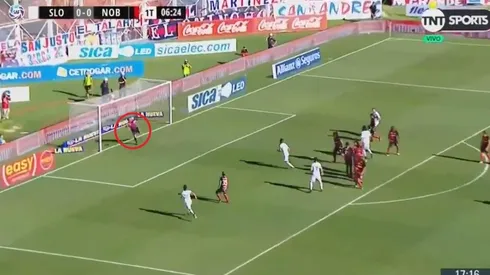 La primera atajada de Alan Aguerre.