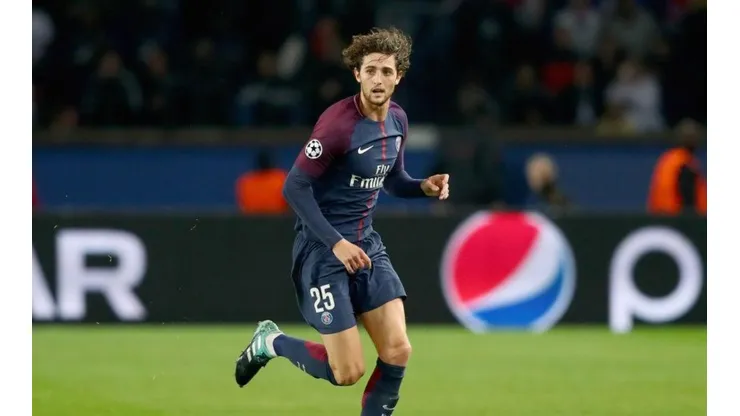 Adrien Rabiot con la camiseta de Paris Saint-Germain.