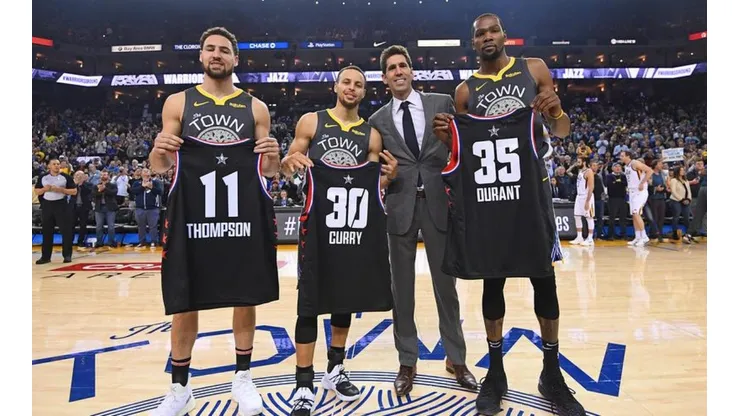 NBA presenta su nueva camiseta futurista controlada por smartphones y es increíble