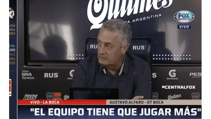 Foto de Gustavo Alfaro en la conferencia.