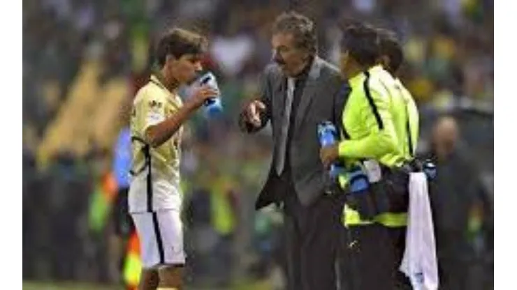 La Volpe felicitó a Lainez.