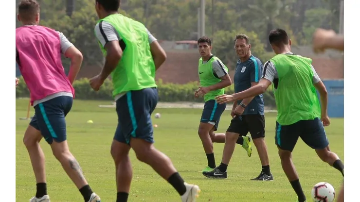 Sigue el éxodo: Russo lo tenía en sus planes, pero finalmente abandona Alianza Lima