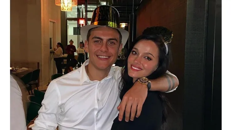 Foto de Oriana Sabatini junto a Paulo Dybala