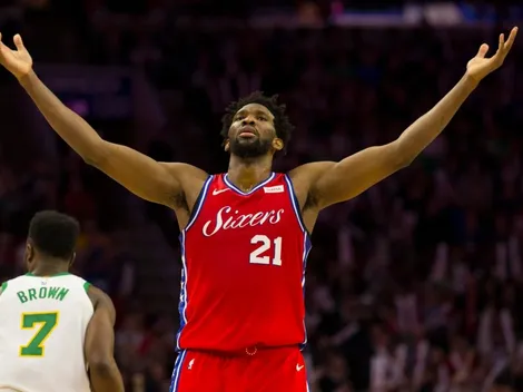 Joel Embiid insulta a los árbitros tras la derrota ante los Celtics