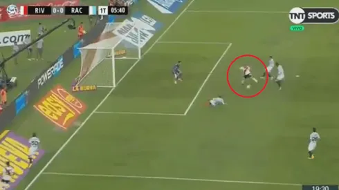 Nadie entiende como hizo: Borré tuvo la primera pero le erró inexplicablemente a la pelota