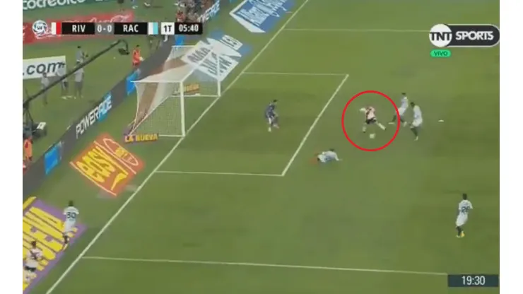 Nadie entiende como hizo: Borré tuvo la primera pero le erró inexplicablemente a la pelota