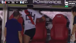 La ligó el asiento del banco de suplentes: Enzo Pérez, completamente sacado por salir lesionado