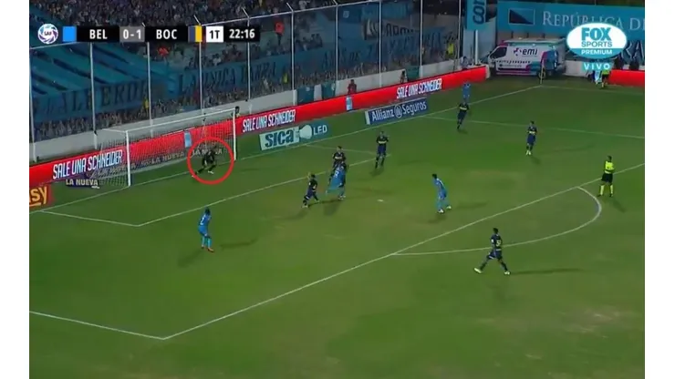 Estupenda atajada de Esteban Andrada.