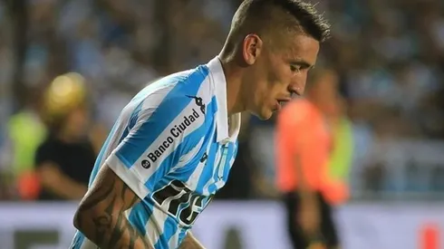Ricardo Centurión con la camiseta de Racing.