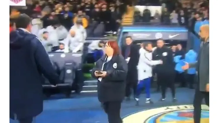 Feo gesto de Maurizio Sarri.