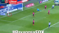 Rogelio Funes Mori quedó solo tras el pase de Meza pero su remate fue al palo