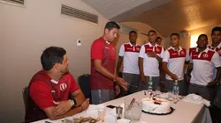 Que gran regalo: El Crema festejó el cumpleaños de su DT