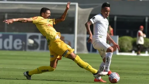 Cueva con la camiseta de Santos.