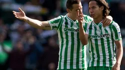 ¡Gran trolleo de Guardado a Lainez!