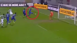 Herrera apareció sobre la hora para salvar el punto y la cima de Porto