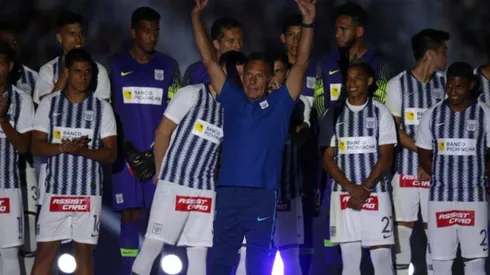 Russo confesó que quedó enamorado de La Noche Blanquiazul