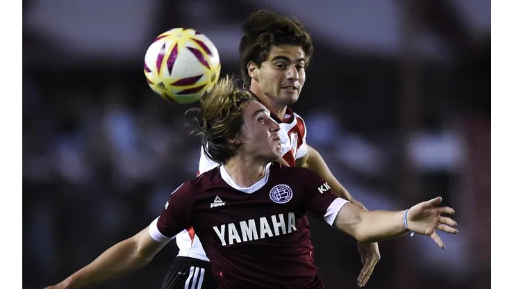 Pedro De la Vega en un partido ante River.