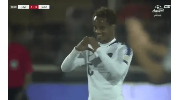 Con suspenso incluido, Carrillo volvió a marcar en Arabia Saudita
