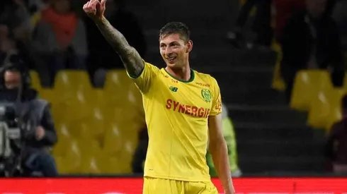 Entendieron todo: Nantes retiró el dorsal 9 en homenaje a Emiliano Sala