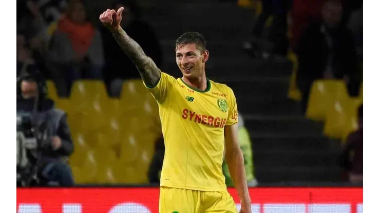 Entendieron todo: Nantes retiró el dorsal 9 en homenaje a Emiliano Sala
