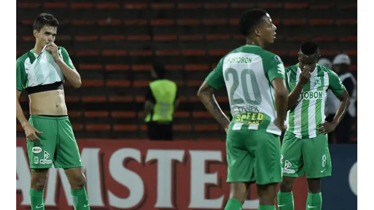 Deportivo La Guaira vs Atlético Nacional por la Copa Libertadores.