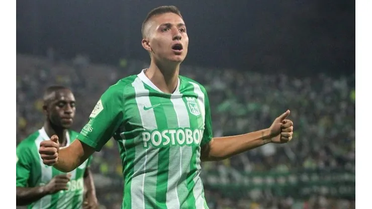 Deportivo La Guaira vs Atlético Nacional por la Copa Libertadores.