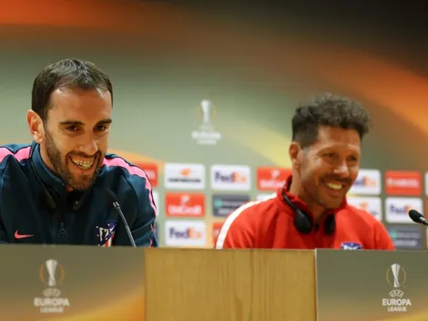 Diario AS: el reemplazante de Godín en el Atlético estaría en un central de la Selección Argentina