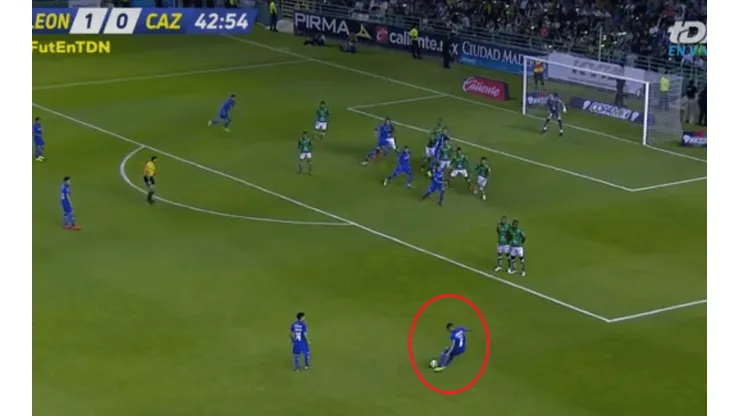 Comienza a brillar: así fue el primer gol de Yoshimar Yotún para Cruz Azul
