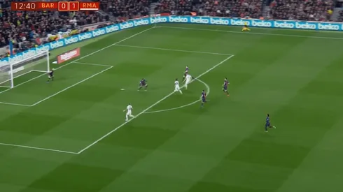 Vinicius fue egoísta y se perdió el 2-0: la reacción de Kroos lo dice todo