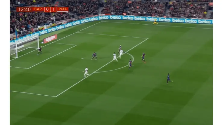 Vinicius fue egoísta y se perdió el 2-0: la reacción de Kroos lo dice todo