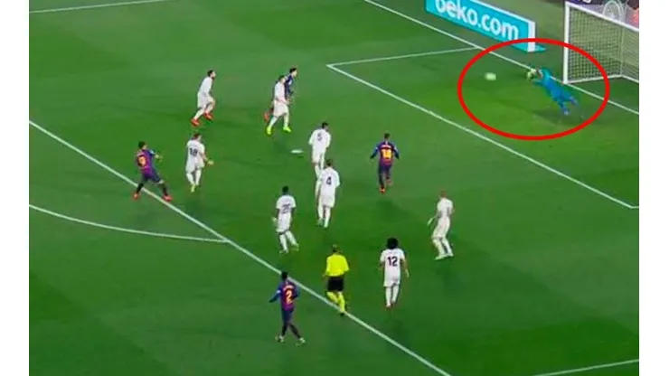 Keylor Navas salvó al Real Madrid con una volada espectacular tras un remate de Suárez