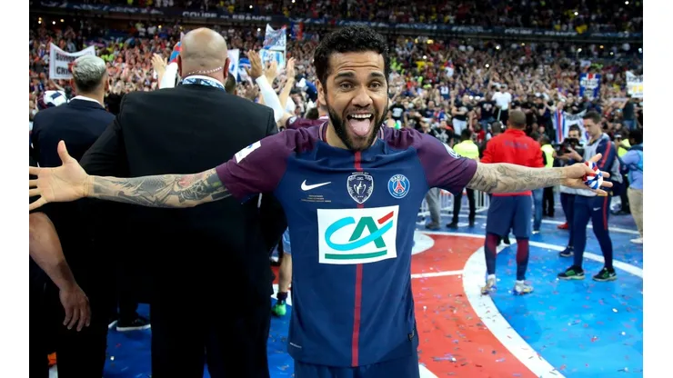 Dani Alves podría revolucionar el mercado a mitad de 2019 y dar un auténtico bombazo
