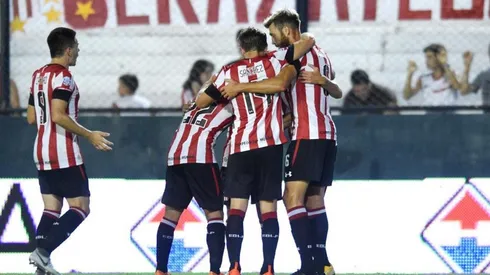 San Martín de San Juan vs Estudiantes por la Superliga.