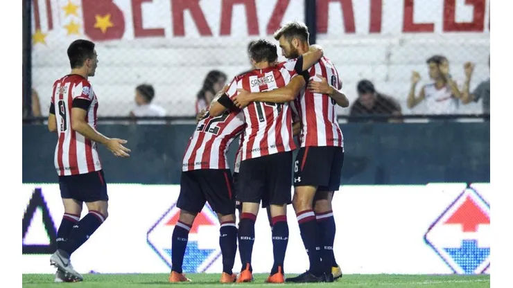 San Martín de San Juan vs Estudiantes por la Superliga.
