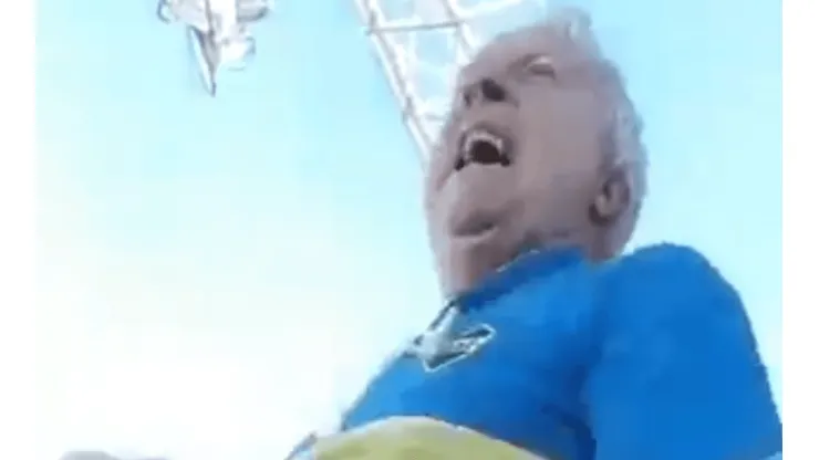 Lo filmaron sin que se de cuenta en plena Bombonera y ahora es viral: "Volvé a China, Tevez"