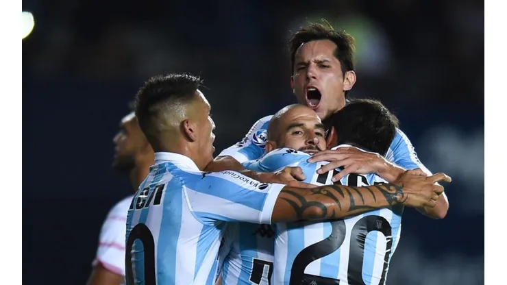 Aunque perdonó una y mil veces, Racing ganó y no para de soñar