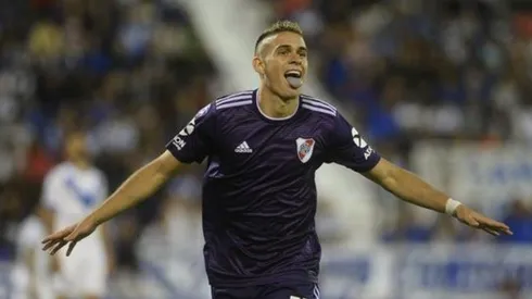 Borré festejó su gol sacando la lengua y las redes estallaron comparándolo con Darío Benedetto