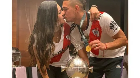 La mujer de Santos Borré explicó por qué el delantero sacó la lengua en su festejo