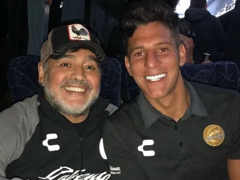 Técnico e ídolo: Servio se tatuó a Maradona