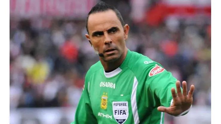 Lunati se volvió loco en Twitter por el penal que le dieron a Vélez contra River