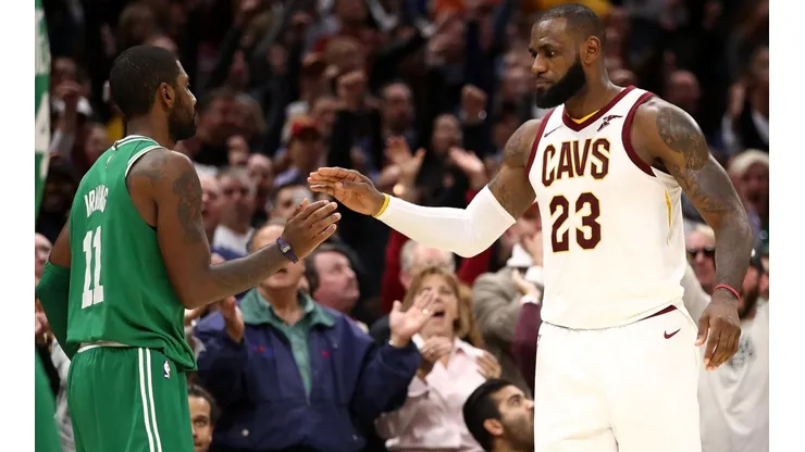 LeBron James y Kyrie Irving siguen en contacto y los Lakers sonríen